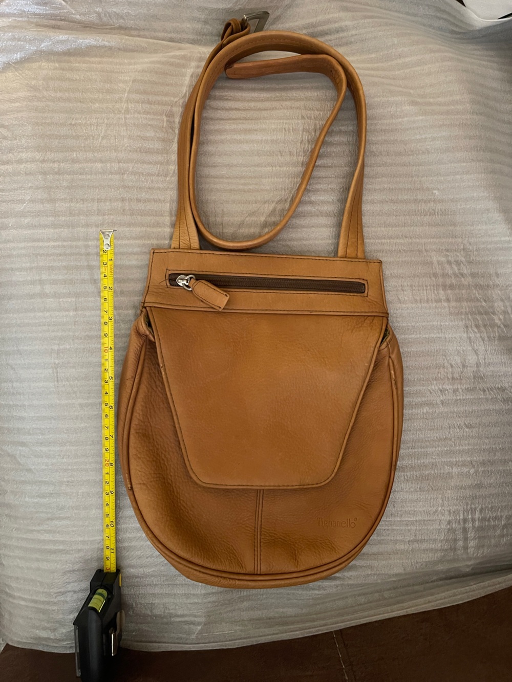 Leather Shoulder Crossbody Bag in Tan